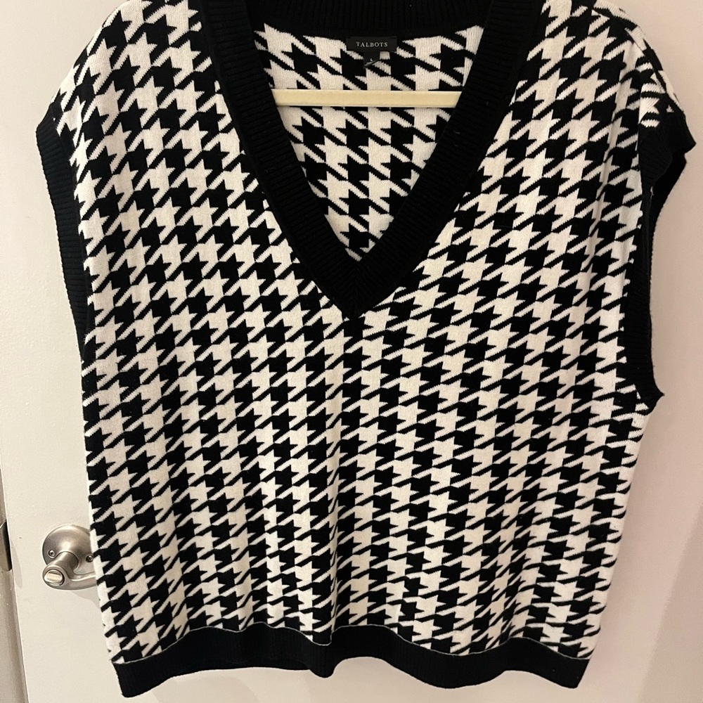 Talbots Vest in Black and Ivory Houndstooth Check